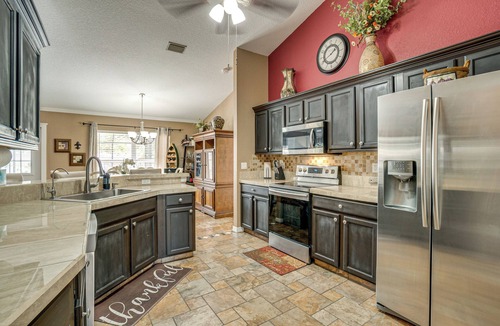 North Port House | Snowbird Haven! 10 Mi to Warm Mineral Springs Park