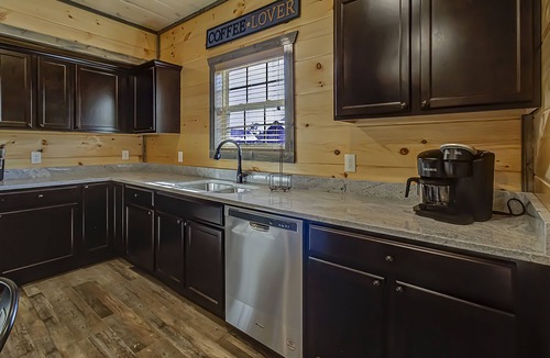 Sevierville Cabin | So READY to host you!REDUCED RATES!Close to DW & Cal Ripken Fields! Perfection!