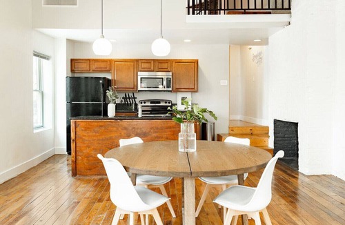 Pendleton Apartment | Soaring 2BR Parkside Loft