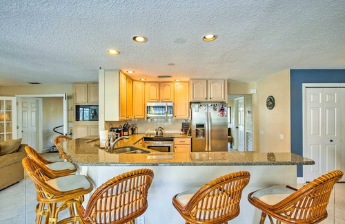 Bal Harbour House | Solar-Heated Pool! Tropical Apollo Beach Hideaway