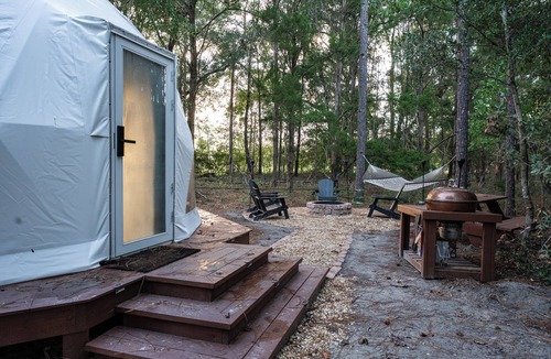 High Springs RV Rental | Soluna GeoDome 1: Springs, Stargazing, Firepit, AC