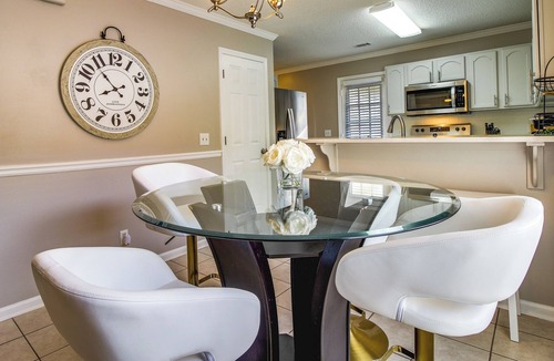 Savannah House | Soothing Savannah Townhome with Patio!