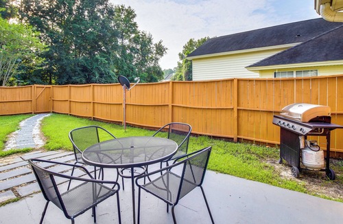 Savannah House | Soothing Savannah Townhome with Patio!