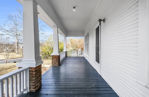Starkville House | Southern Belle, 2BR Starkville Plantation Home