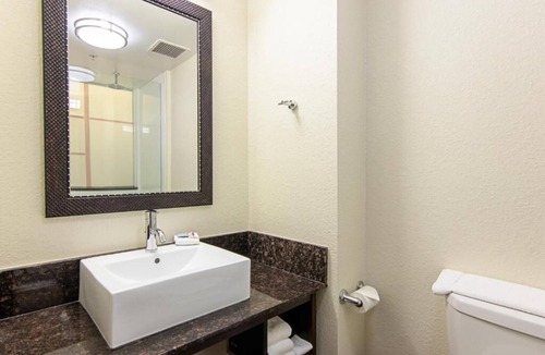 Locust Grove Hotel | Southern Charm: 2 Pet-friendly Units, Parking! Minutes to Atlanta Motor Speedway