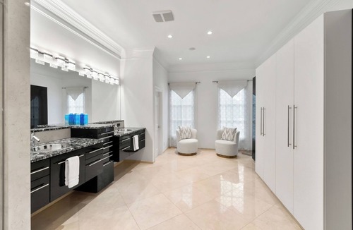 Monroe House | SOUTHERN CHARM ESTATE: Monroe’s Chic Style Retreat. Vacation Like Celebrity!