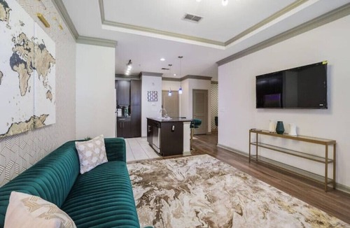 Dunwoody Apartment | Southern Luxury in North Atlanta!