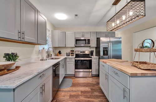 Collegedale House | Southern Stay. Comfortable 3-bed, 2-bath renovated home with new furnishings.