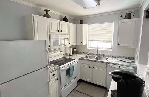 Merritt Island House | Space Coast retreat w/backyard & BBQ grill