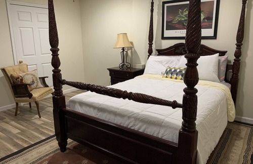 Lithonia House | Spacious 1,900sf 2bedroom 6bed apartment,family gathering nurses singles couples