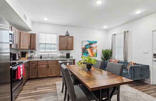 Saint Claude House | Spacious 10BR NOLA Home, Perfect for Groups, King bed