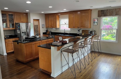 Isle of Hope Historic District House | Spacious 3-bedroom house in Isle of Hope with fitness room, back yard, Grill