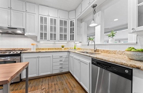 Highlands - Perkins House | Spacious 3 bedroom home 2 blocks to LSU Lakes.