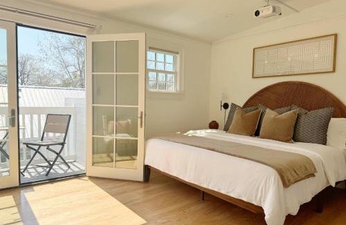 Dixon Park House | Spacious 3-Floor Downtown Retreat - Prime Location