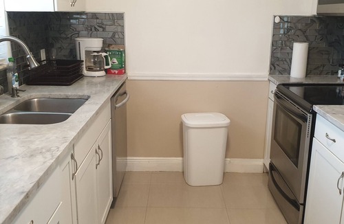 Riviera Beach House | Spacious 4-bedroom house with boat parking in amazing West Palm Beach : AC, WiFi