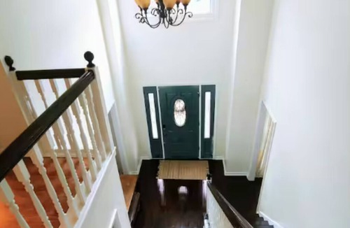 Clarkdale House | Spacious 4 bedroom Gate away - Cozy, Clean & Close to Everything