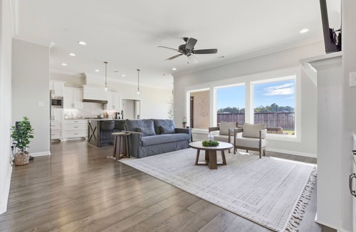 Ferndale House | Spacious 4-bedroom house with an office and fitness area in Alexander
