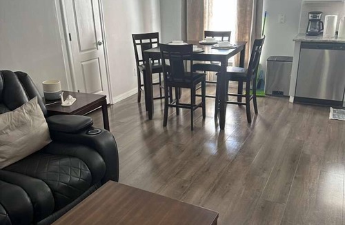 Sandy Ridge House | Spacious 4-bedroom house in awesome Davenport with AC