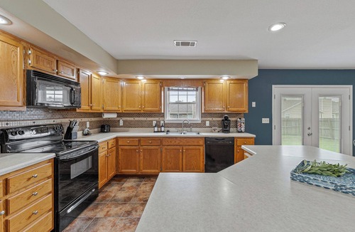 Jonesboro House | Spacious 4-bedroom house in Jonesboro with Highspeed WiFi
