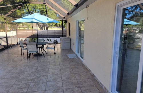 Pavilion House | Spacious 4-bedroom house in adorable Riverview with AC