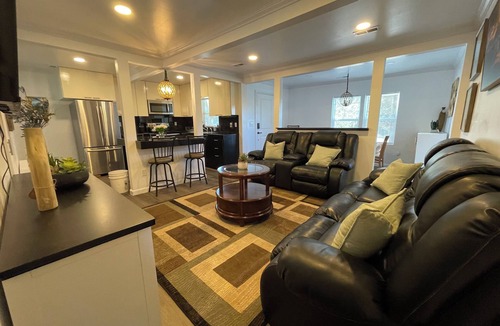 Greer House | Spacious 4-bedroom house in perfect Greer for your getaway
