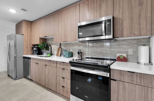 Princeton House | Spacious 4-bedroom townhome in fabulous Homestead with AC