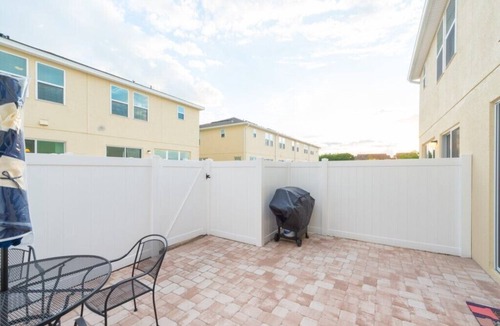 Indian Wells Apartment | Spacious 4BR Kissimmee Townhome in Osceola County, perfect for families!