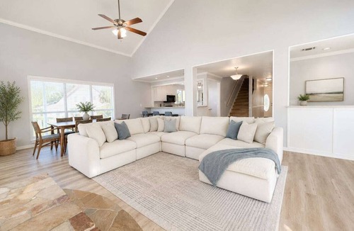 D'Iberville House | Spacious 4BR Lake Retreat Near Biloxi Beaches