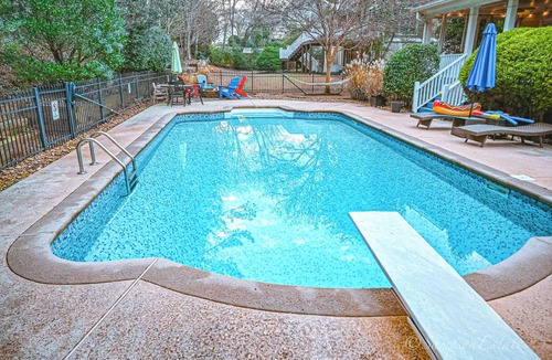 McDonough House | Spacious 5-bedroom house in McDonough with a pool 35 minutes from Atlanta.
