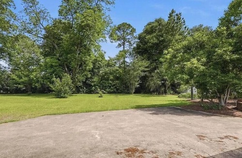 Ashburn House | Spacious 5 bedroom house in tranquil Ashburn with AC