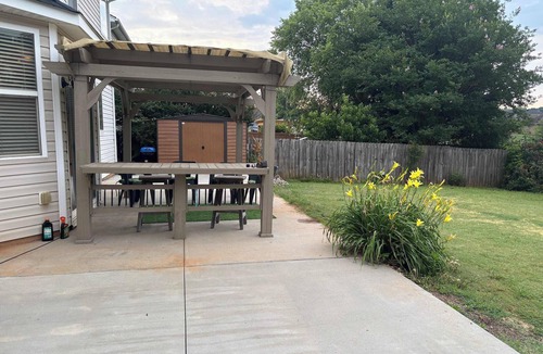 Simpsonville House | Spacious 5-BR Retreat in Simpsonville, SC – Perfect for Gatherings & Getaways