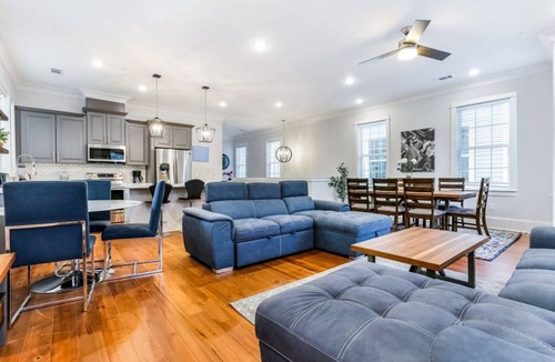 Faubourg Lafayette House | Spacious 5 BR Retreat + Pool | Near It All!