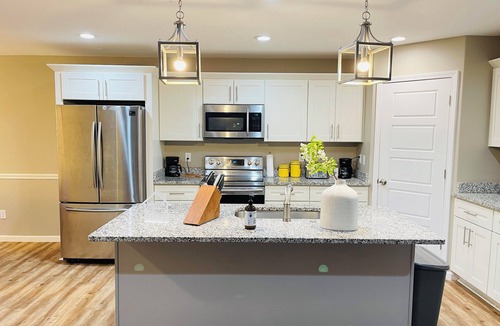 Audubon Park House | Spacious 5B house near UM/large parking space Summer Special!