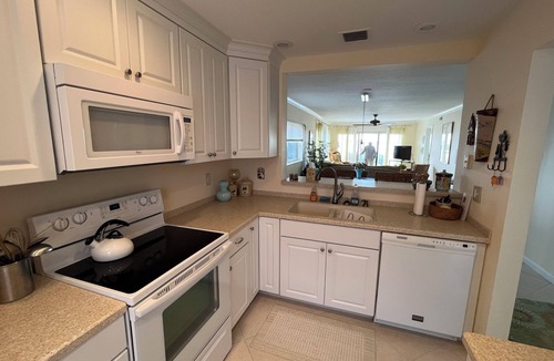 Fort Pierce Shores Apartment | Spacious 5th-floor condo at Ocean Harbour North on serene Hutchinson Island