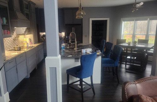 Griffin House | Spacious 9-bedroom house in lovely Locust Grove with AC