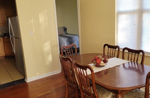 Woodlawn Apartment | Spacious Charming 4BD/2BTH in Woodlawn Near the University of Chicago!