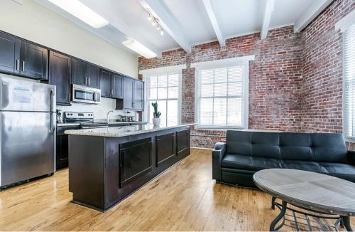 Central Business District Apartment | Spacious Condos Steps Away from French Quarter
