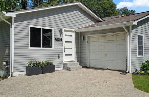 Church Street House | Spacious & Cozy 3-Bedroom Home- Riverdale Ga