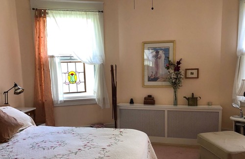 Bell Court House | Spacious, downtown retreat overlooking historic Bell Place park