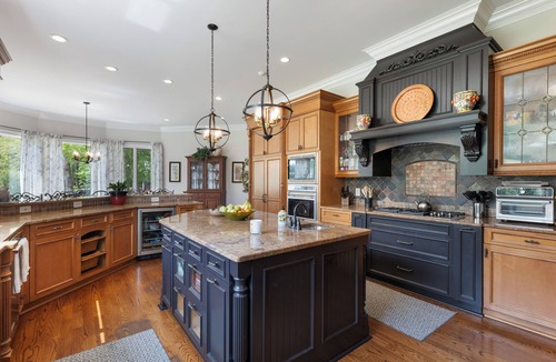 Braselton House | Spacious estate home in the beautiful Chateau Elan community in Braselton.