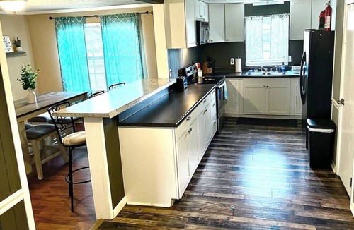 Gadsden House | *Spacious Family Home - Downtown Gadsden!*