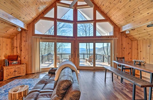 Franklin House | Spacious Franklin Cabin w/Mountain Views!