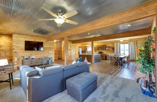 Grubville House | Spacious Franklin County Retreat on 80 Acres!