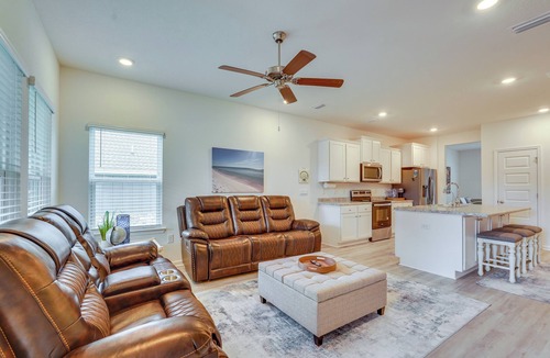 Freeport House | Spacious Freeport Home w/Deck & 2 Living Areas!