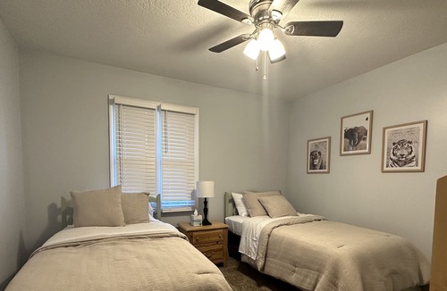 Brookline Station House | Spacious Great Location Sleeps 10, 2 Car Garage, South Springfield, Fenced Yard