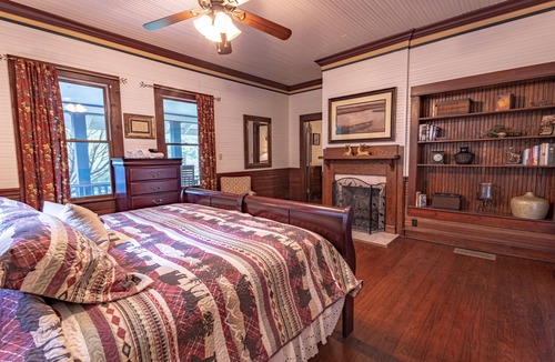 Mars Hill House | Spacious Historic Estate Home Ideal for Families & Groups