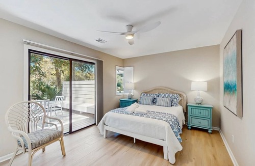 Oceanside House | Spacious Home - four rows from the ocean with private deck