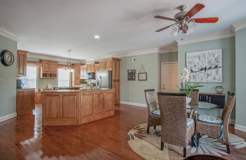 White Plains House | Spacious House with Pool nestled in the Lake Country area!