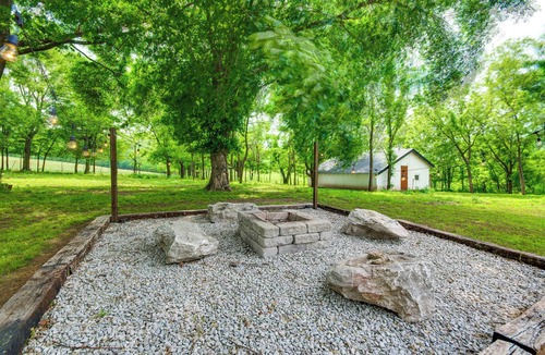 Greenfield Cottage | Spacious Missouri Vacation Rental w/Fire Pit!