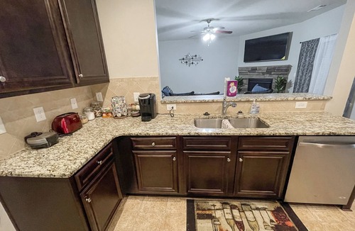 Jonesboro House | ❤️Spacious |Modern |Sleep 10|Wifi |Keyless Entry❤️